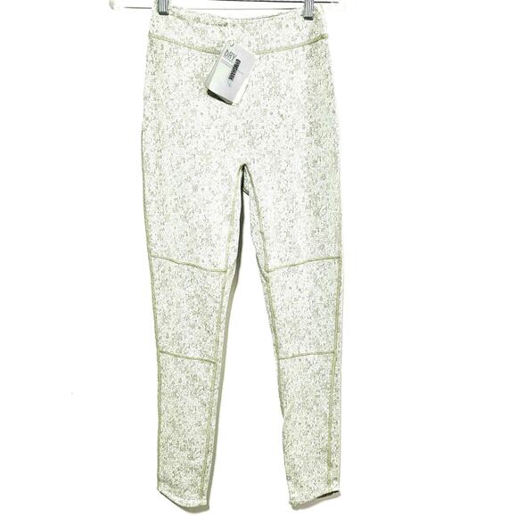 Gymshark Leggings Women's Fleur Texture Dry Moisture Management Size Medium NWT - Picture 1 of 6